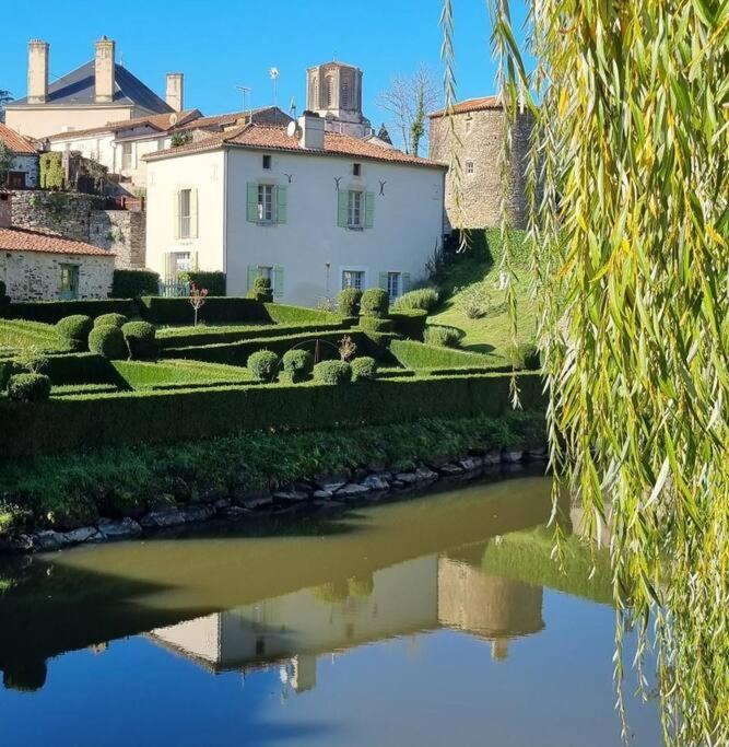 Le Pavillon Bleu Vouvant - Gite Maison Εξωτερικό φωτογραφία